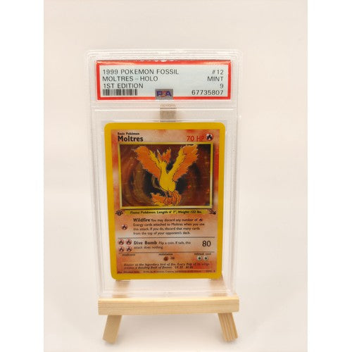 Pokémon - 1st Edition Moltres Holo (PSA 9)