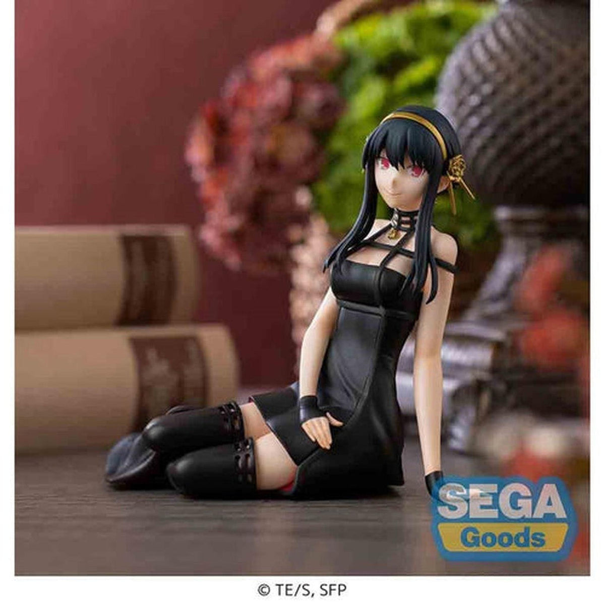 Spy x Family Yor Forger Premium Perching Statue